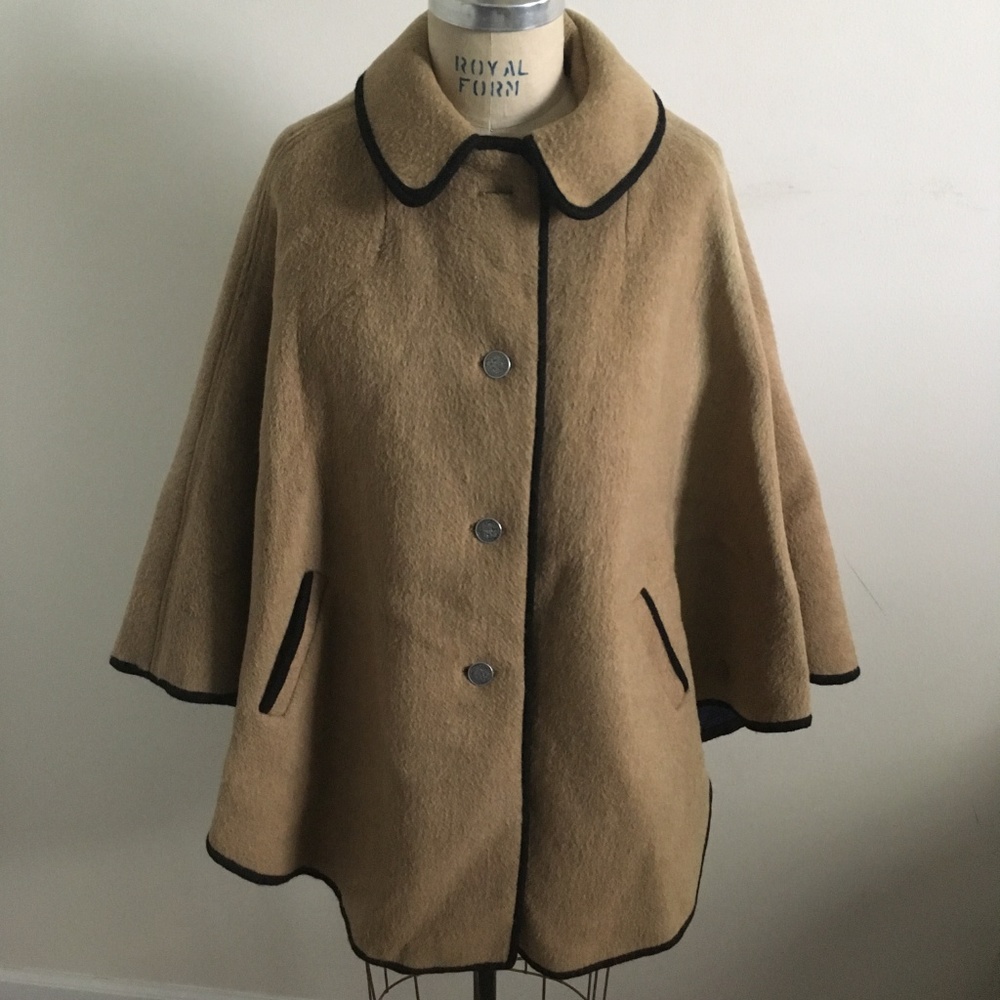 1960's Vintage Tan & Black Button Front Cape